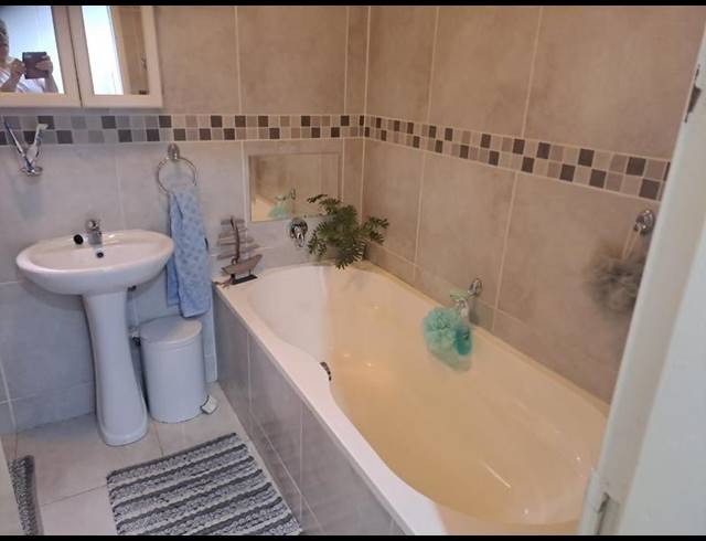 2 BEDROOM COMPLEX FOR SALE IN SUNNYROCK